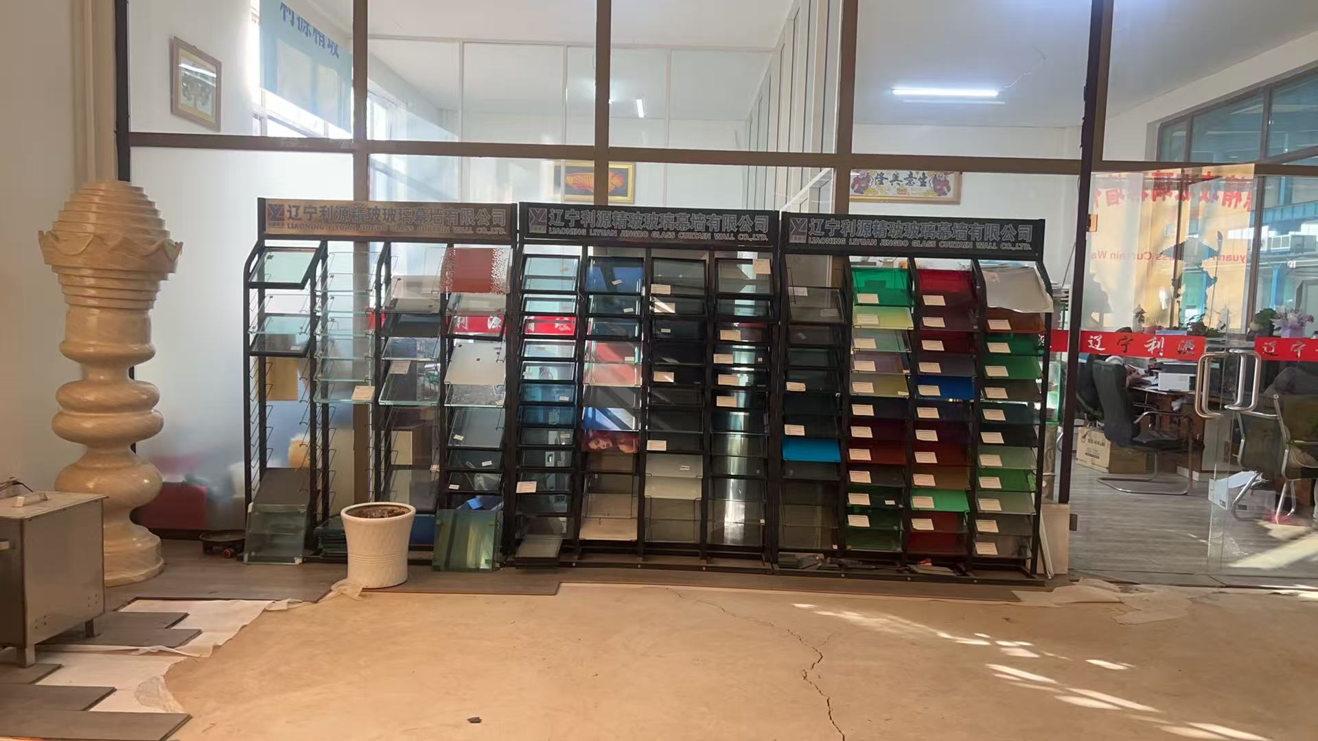 张家界市工程玻璃批量采购钢化玻璃 - 方案